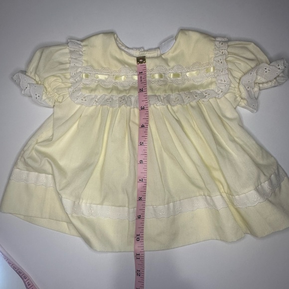 Bryan Frilly light yellow and white lace spring, easter, summer dress. 0-3 Mo - Picture 4 of 5